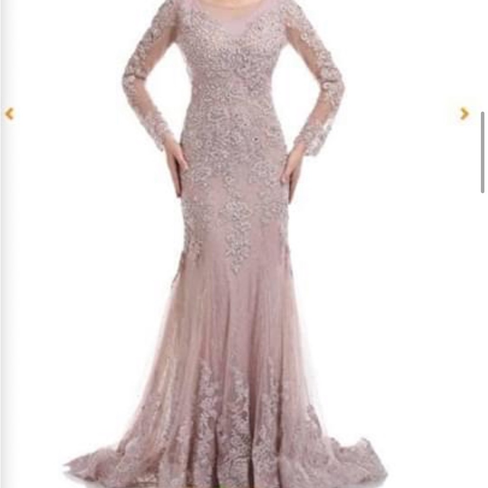 Romance Couture Elegant Lace Evening Gown